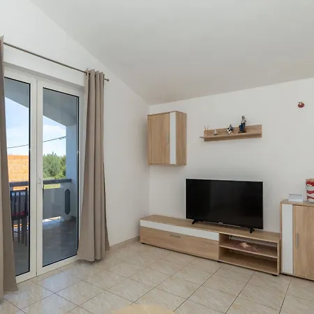 Perinic, No 2 Apartment *