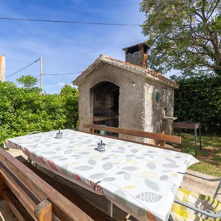Appartement Perinic, No 2 *
