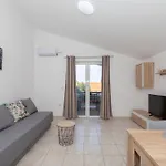 Perinic, No 2 Apartament *