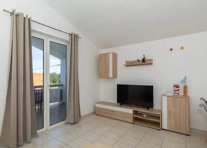 Perinic, No 2 Apartment *