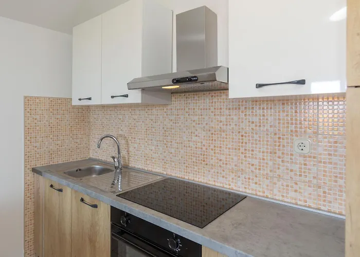 Apartment Perinic, No 2 Vrsi